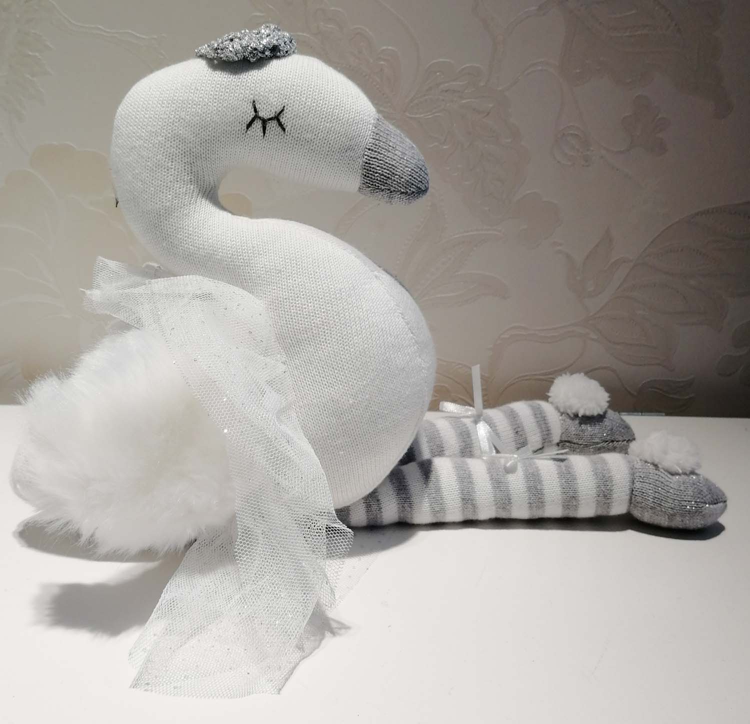Chinese plush toy of cream swan